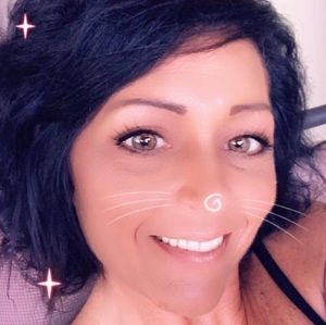 Meet your Posher, Angie